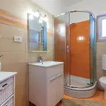 Four-bedroom In Stobrec Prázdninový dům *