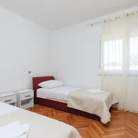 Four-bedroom In Stobrec Dom wakacyjny Split
