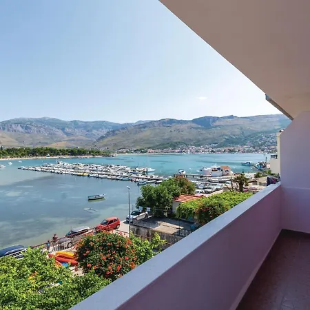 Dom wakacyjny Four-bedroom In Stobrec Split